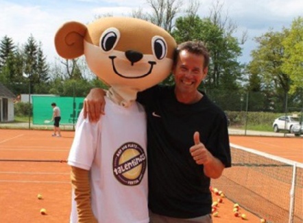 Tennisschule beim TSV an Bord